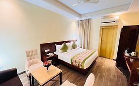 Hotel Banz Near Delhi Airport